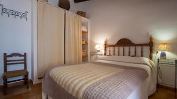 2 室のベッドルーム、アイロン / アイロン台、WiFi (無料)、ベッドシーツ