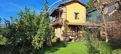 Rural House 'Los Avellanos Casa 3' with Mountain Views, Private Terrace and Garden