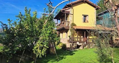 Rural House 'Los Avellanos Casa 3' with Mountain Views, Private Terrace and Garden