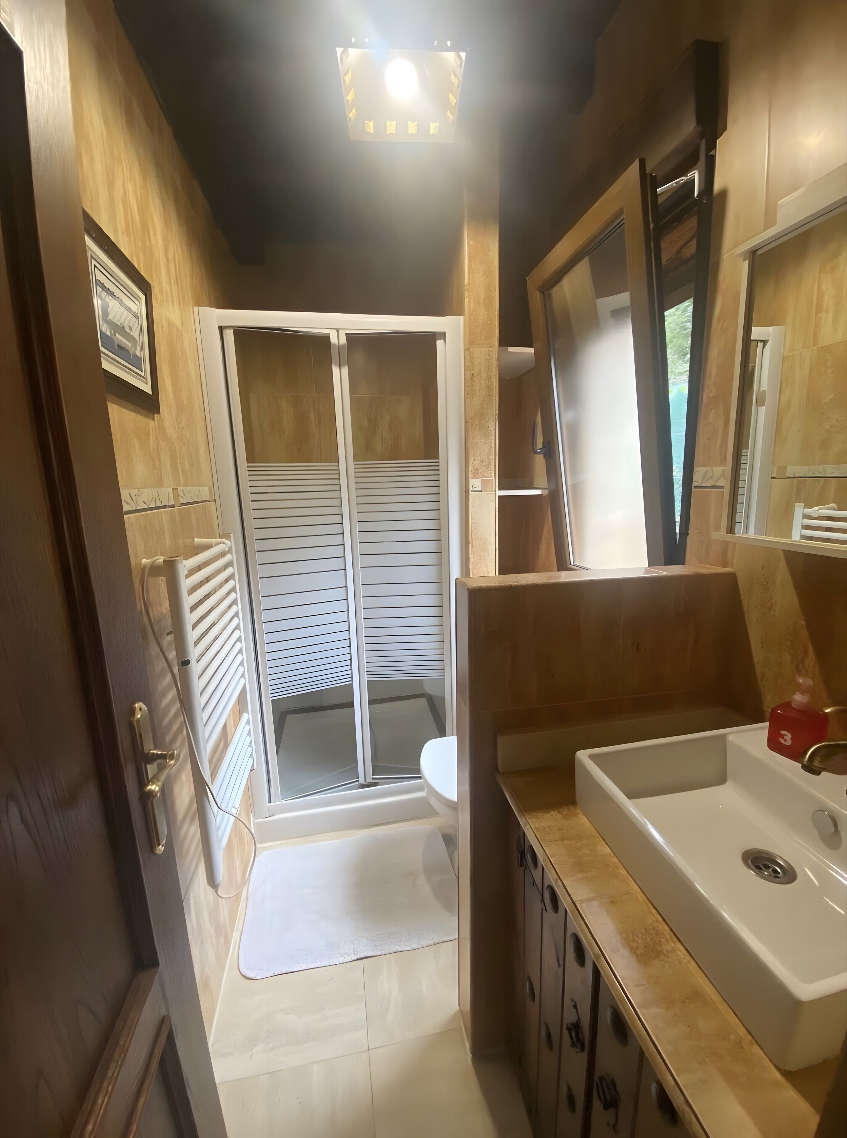 Doccia, asciugacapelli, asciugamani