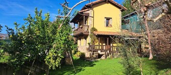 Country House 'Los Avellanos 3' with Mountain Views, Private Terrace and Garden