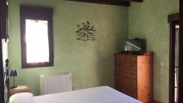 2 slaapkamers, een strijkplank/strijkijzer