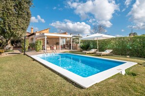 Pool - Apartment 'Alegre' with Mountain View, Wi-Fi and Air Conditioning (Lloseta)