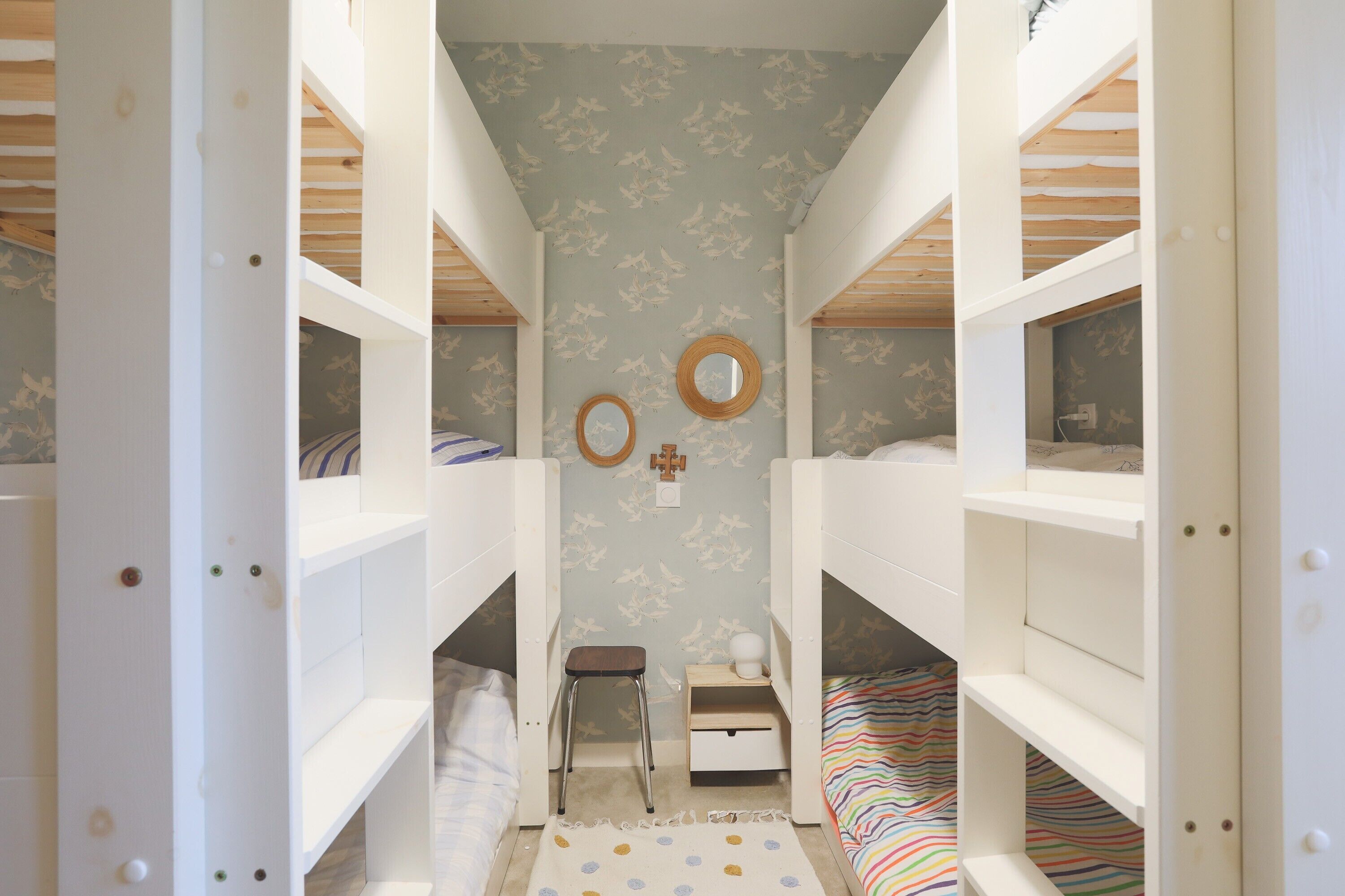 7 室のベッドルーム、アイロン / アイロン台、WiFi (無料)、ベッドシーツ