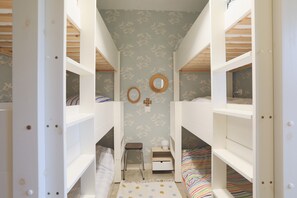 7 quartos, ferros/tábuas de passar roupa, Wi-Fi de cortesia