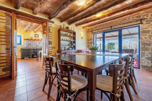 Dining - Country House 'Mas Fullat' with Mountain View, Wi-Fi and Air Conditioning (Alforja)