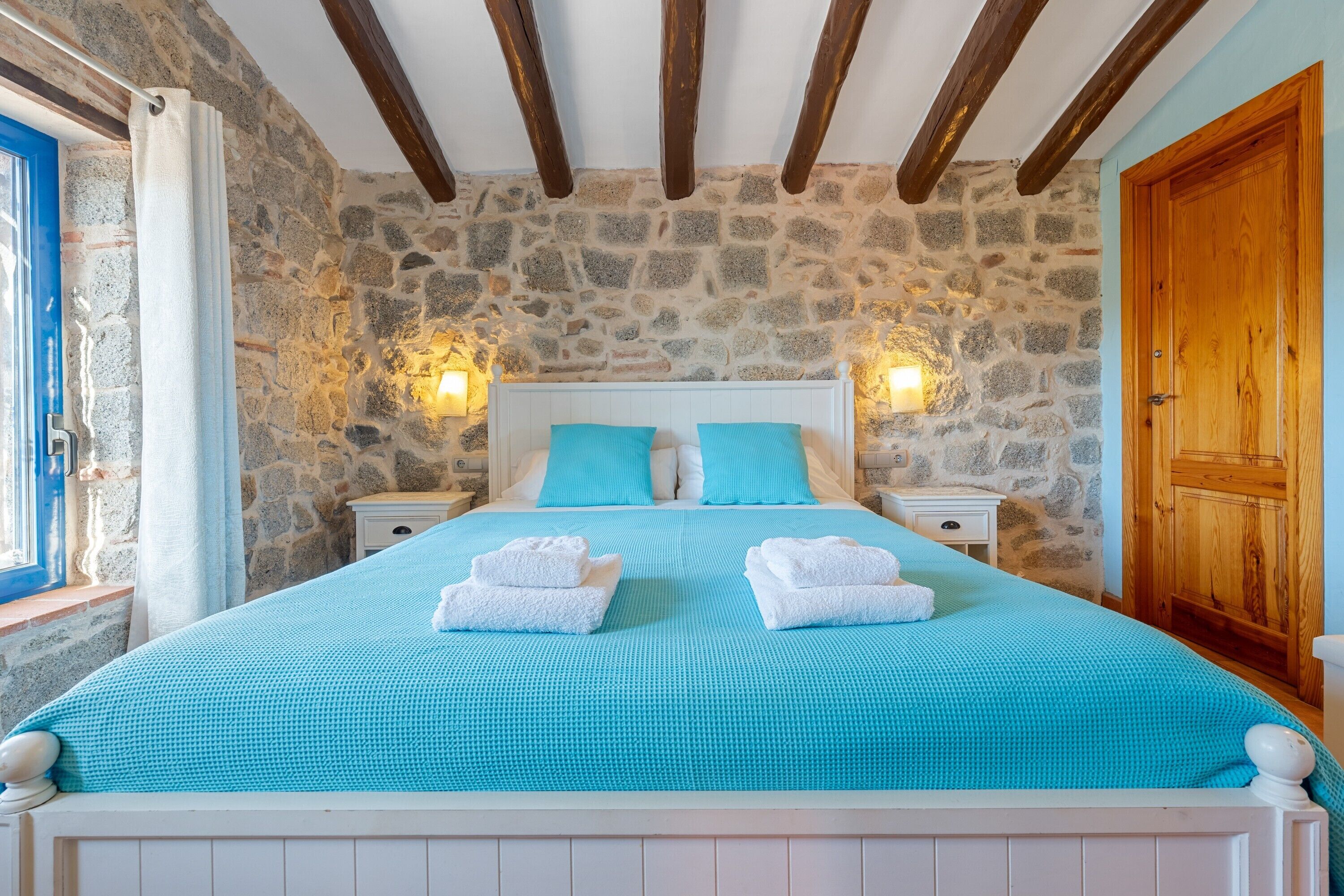 4 chambres, fer et planche à repasser, Wi-Fi gratuit, draps fournis