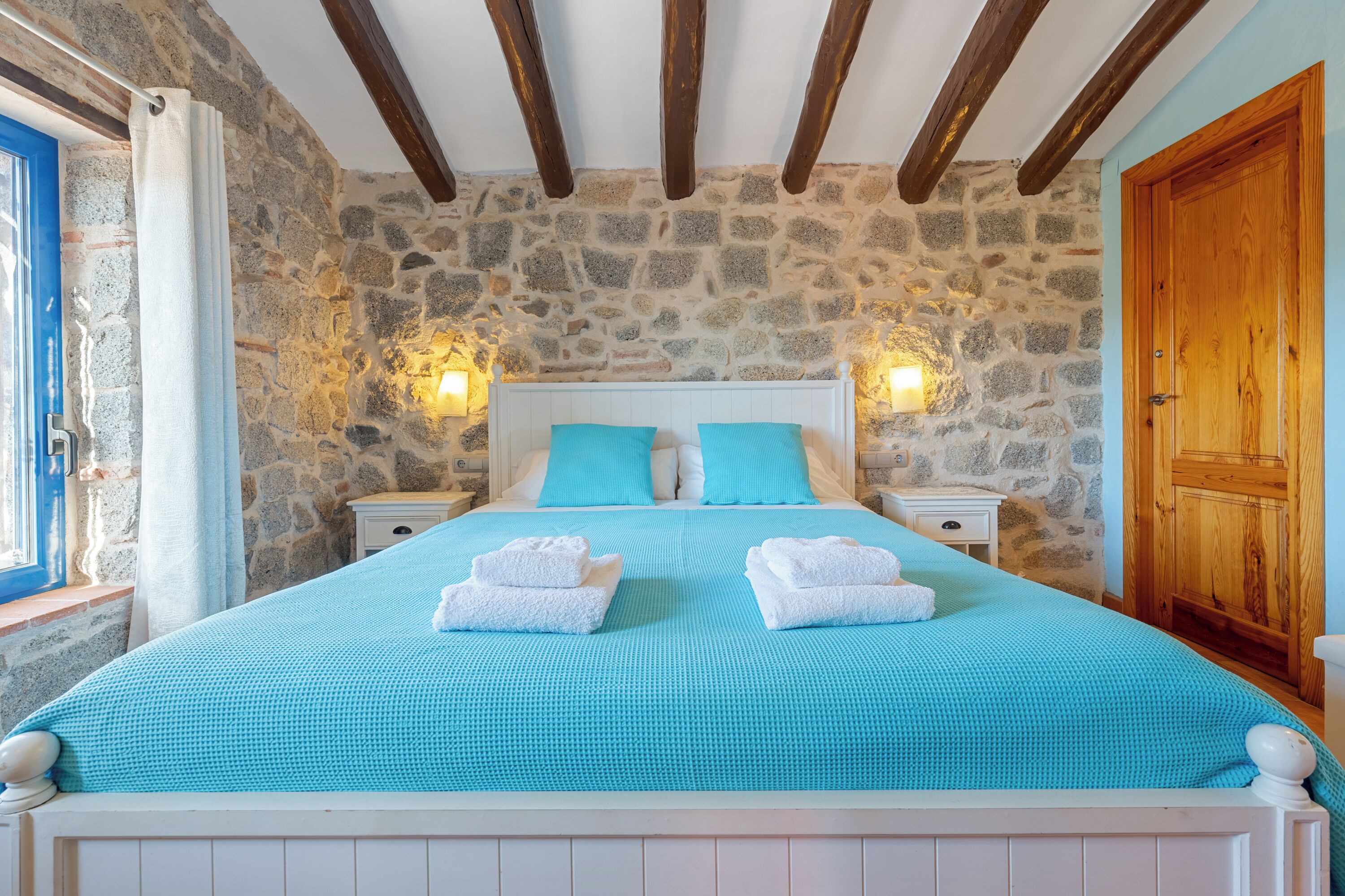 4 dormitorios, tabla de planchar con plancha, wifi gratis y ropa de cama