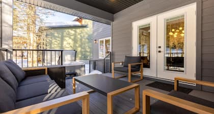 Ski In/10 Mins to the Timber Chair l Hot Tub | AC