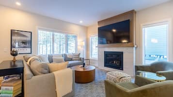 TV connectée, cheminée