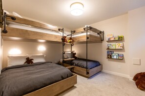 4 bedrooms, iron/ironing board, travel cot, free WiFi