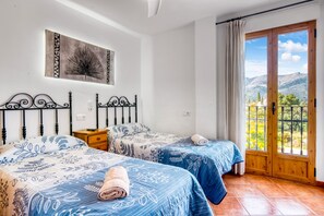 2 slaapkamers, een strijkplank/strijkijzer, gratis wifi, beddengoed