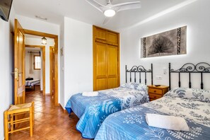 2 bedrooms, iron/ironing board, free WiFi, bed sheets