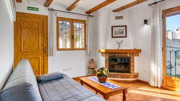 Télévision, cheminée