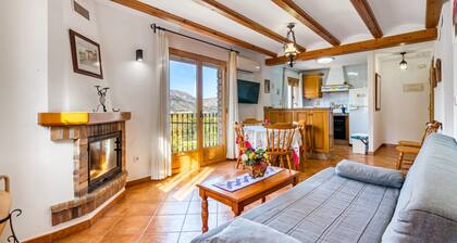 Apartment 'Cavall Vert' with Mountain View, Wi-Fi and Air Conditioning