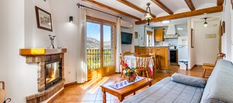 Apartamento 'Cavall Vert' con vistas a la montaña, Wi-Fi y aire acondicionado