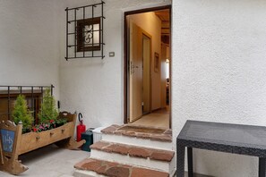 Interior - Apartment 'Leitner Miniwohnung' with Mountain View, Private Terrace and Wi-Fi (Tiers)