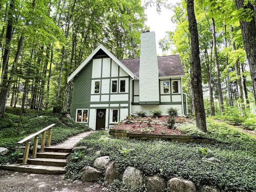 Star Valley Lodge - Harbor Springs / Petoskey Getaway!