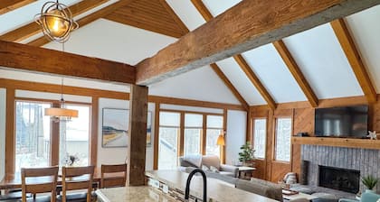 Star Valley Lodge - Harbor Springs / Petoskey Getaway!