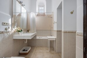 Douche, séchoir à cheveux