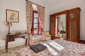 7 habitaciones, tabla de planchar con plancha y wifi gratis 