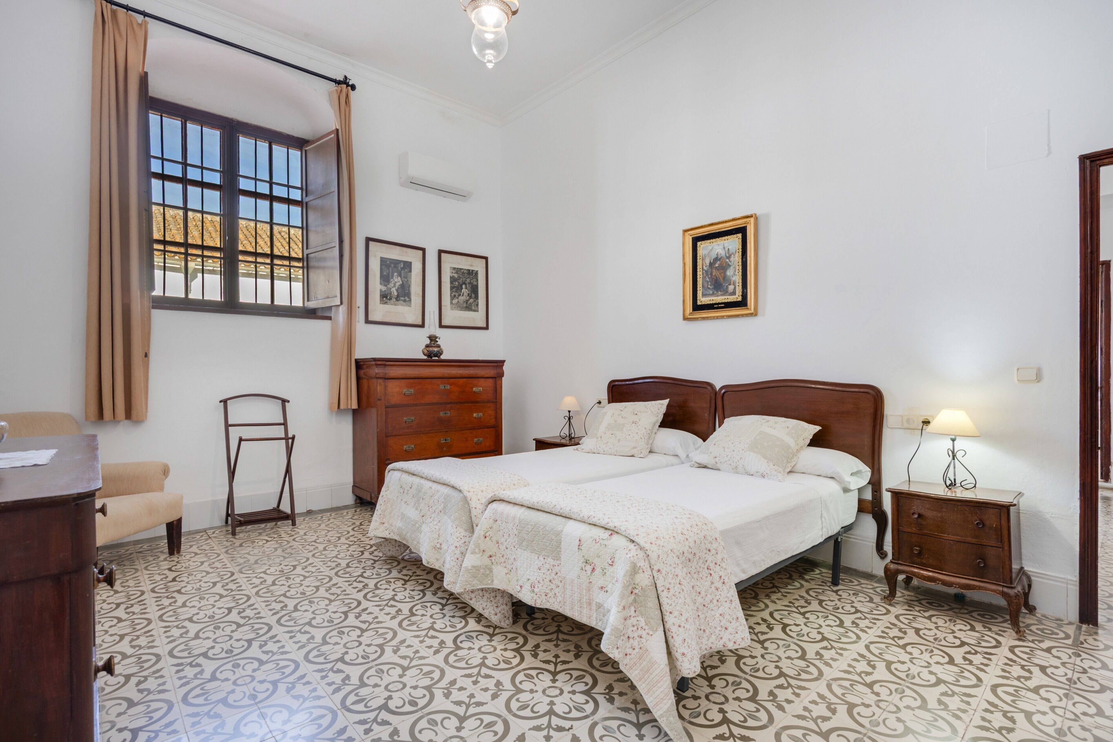 7 slaapkamers, een strijkplank/strijkijzer, gratis wifi