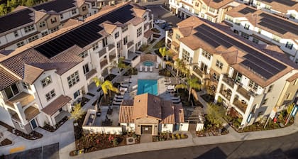 NewBuild cozy 3-bedroom condo in charming Mission Viejo