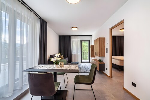 Ferienwohnung 'Pauli 3' mit Bergblick, Gemeinschaftsgarten und Wi-Fi