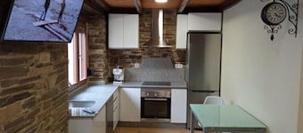Apartment 'Arriba' with Shared Terrace, Balcony and Wi-Fi