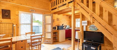 Télévision, chaîne hi-fi