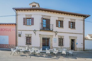 Exterior - Holiday Home 'Do Camino' with Private Terrace, Balcony and Wi-Fi (Villalcázar de Sirga)