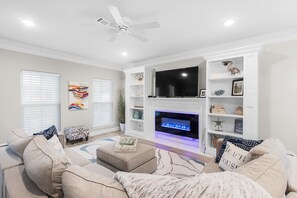 Smart TV, fireplace