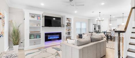 Smart TV, fireplace
