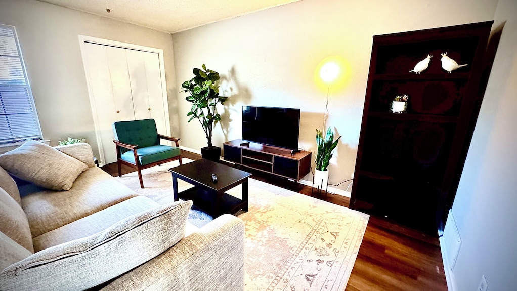 2/1.5 Charming Townhome Near At&t W/ Fast Wifi & Comfy King Bed - AT&T Stadium