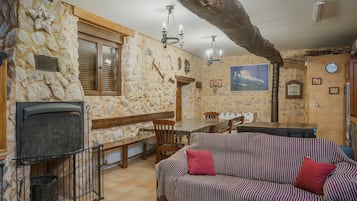 Télévision, cheminée