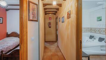 Ducha, secador de pelo, toallas