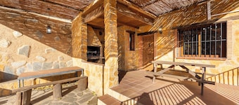 Country House 'Casa Rural La Jirola-El Balcón' with Mountain View, Wi-Fi and Air Conditioning