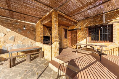 Country House 'Casa Rural La Jirola-El Balcón' with Mountain View, Wi-Fi and Air Conditioning