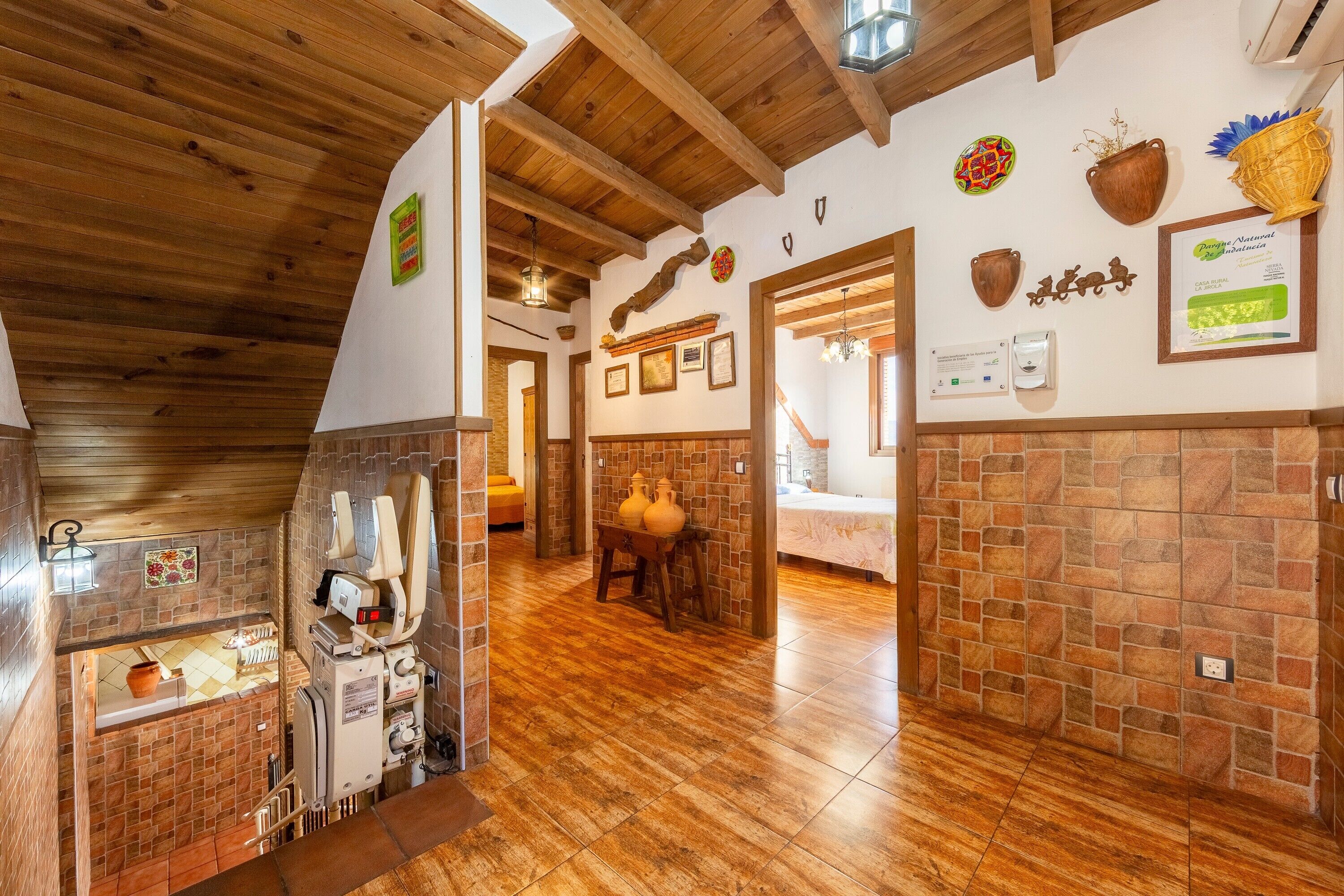 5 bedrooms, free WiFi, bed sheets