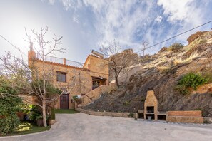 Exterior - ''Casa Rural La Jirola - El Mirador'' with Mountain View, Wi-Fi and Air Conditioning (Abrucena)