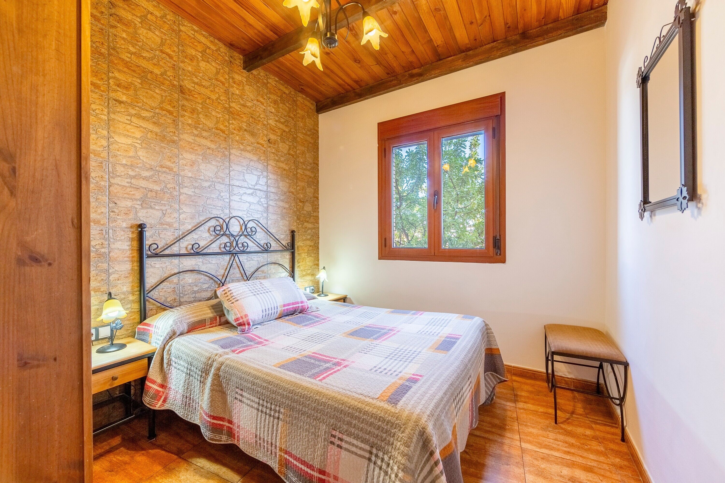 6 habitaciones, wifi gratis y ropa de cama 