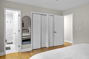 4 chambres, fer et planche à repasser, lit parapluie, Wi-Fi gratuit