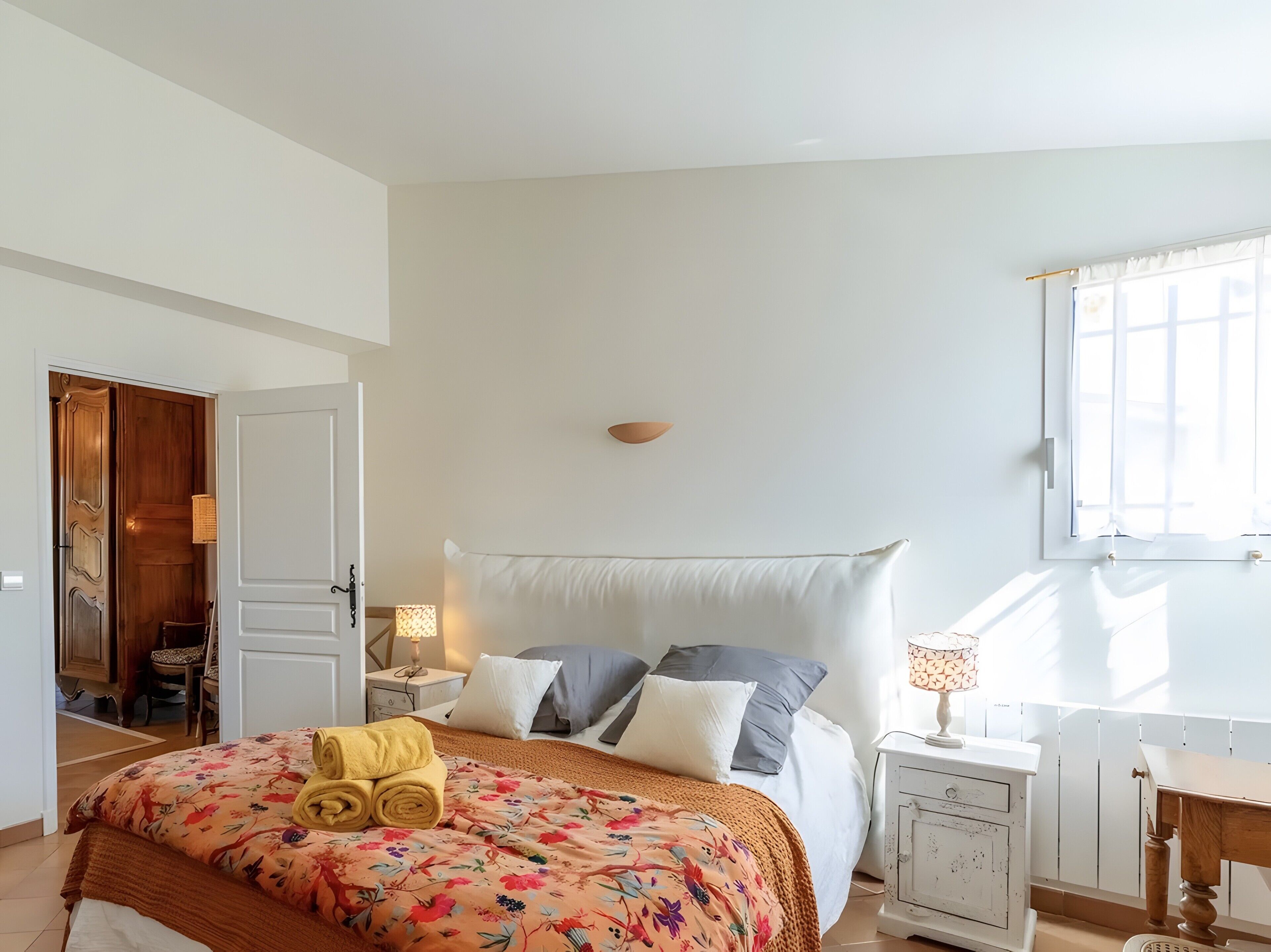 4 bedrooms, iron/ironing board, free WiFi, bed sheets