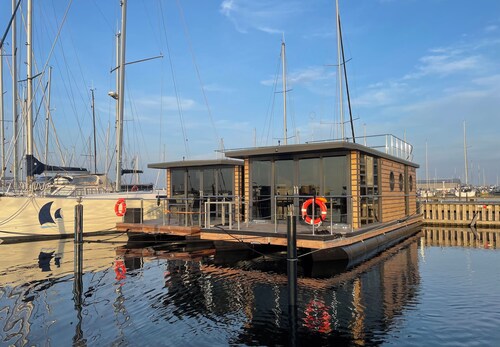 Hausboot Fjord Cirrus mit Biosauna und Dachterrasse in Wendtorf/ Kieler Förde