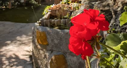 Country House 'Casa Rural La Jirola -La Vivienda 1' with Mountain View, Wi-Fi and Air Conditioning