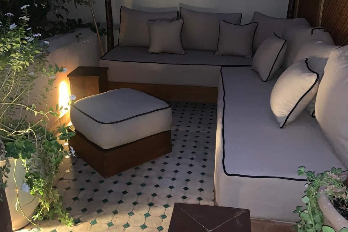 Villa Confort, vista a la ciudad | Área de sala de estar | Televisión