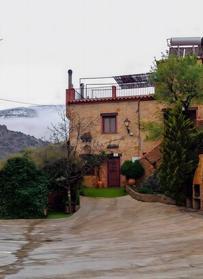 Exterior - Country House 'Casa Rural La Jirola -Vivienda 2' with Mountain View, Wi-Fi, and Air Conditioning (Abrucena)