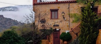 Landhaus 'Casa Rural La Jirola -Vivienda 2' mit Bergblick, Wi-Fi und Klimaanlage
