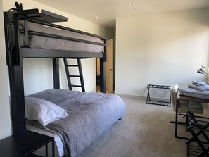 4 Schlafzimmer, Bügeleisen/Bügelbrett, WLAN, Bettwäsche