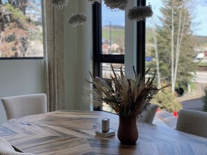 Dining - Welcome to Silver Jewel! A new 4-bedroom house on the Blue River in Silverthorne (Silverthorne)